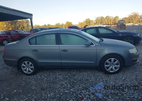 2007 Volkswagen Passat 2.0T/Wolfsburg Edition from USA, damaged, VIN WVWAK73C17P009000
